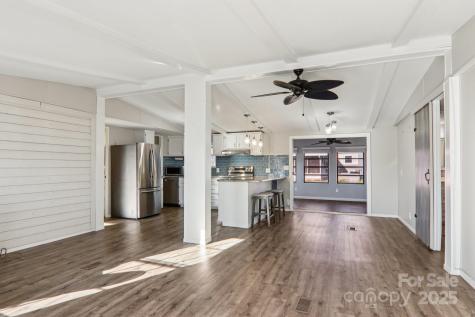 302 Meadowbrook Court Hendersonville NC 28792
