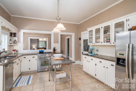 306 W Old Post Road Cherryville NC 28021