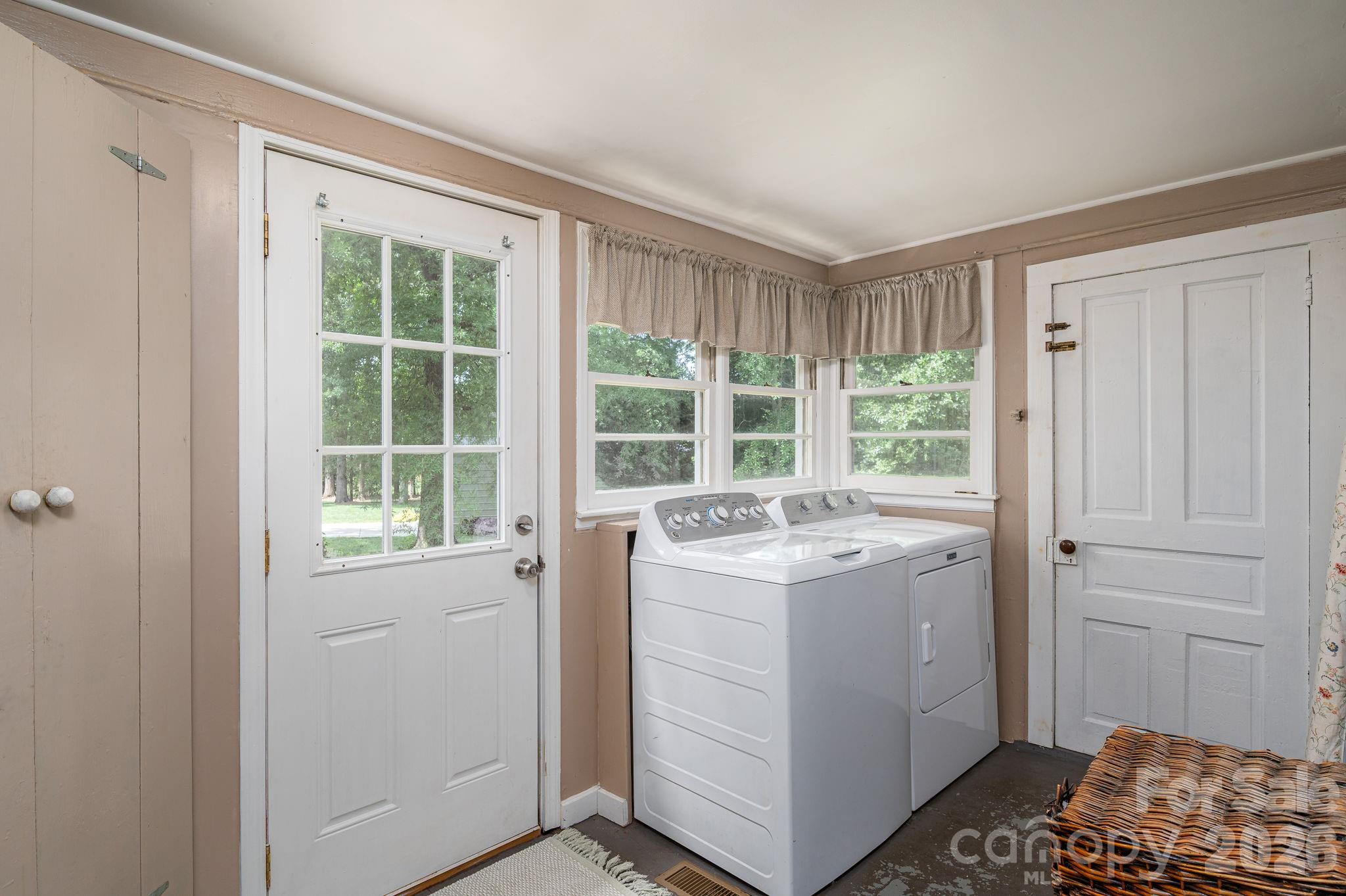 306 W Old Post Road Cherryville NC 28021
