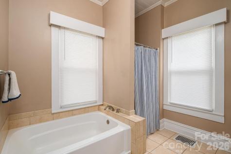 306 W Old Post Road Cherryville NC 28021