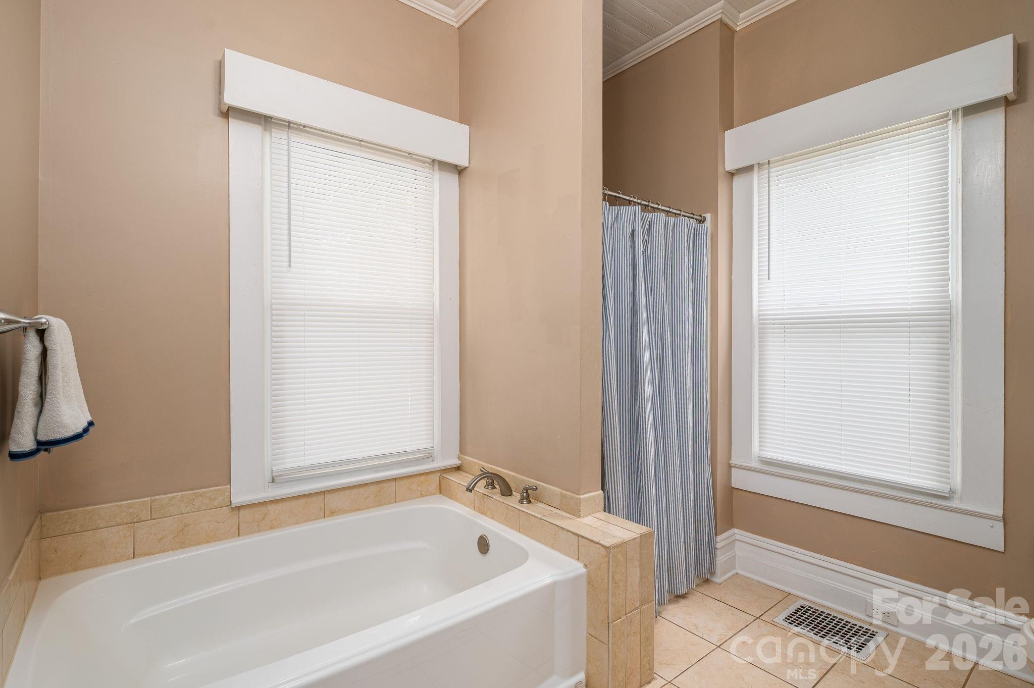 306 W Old Post Road Cherryville NC 28021