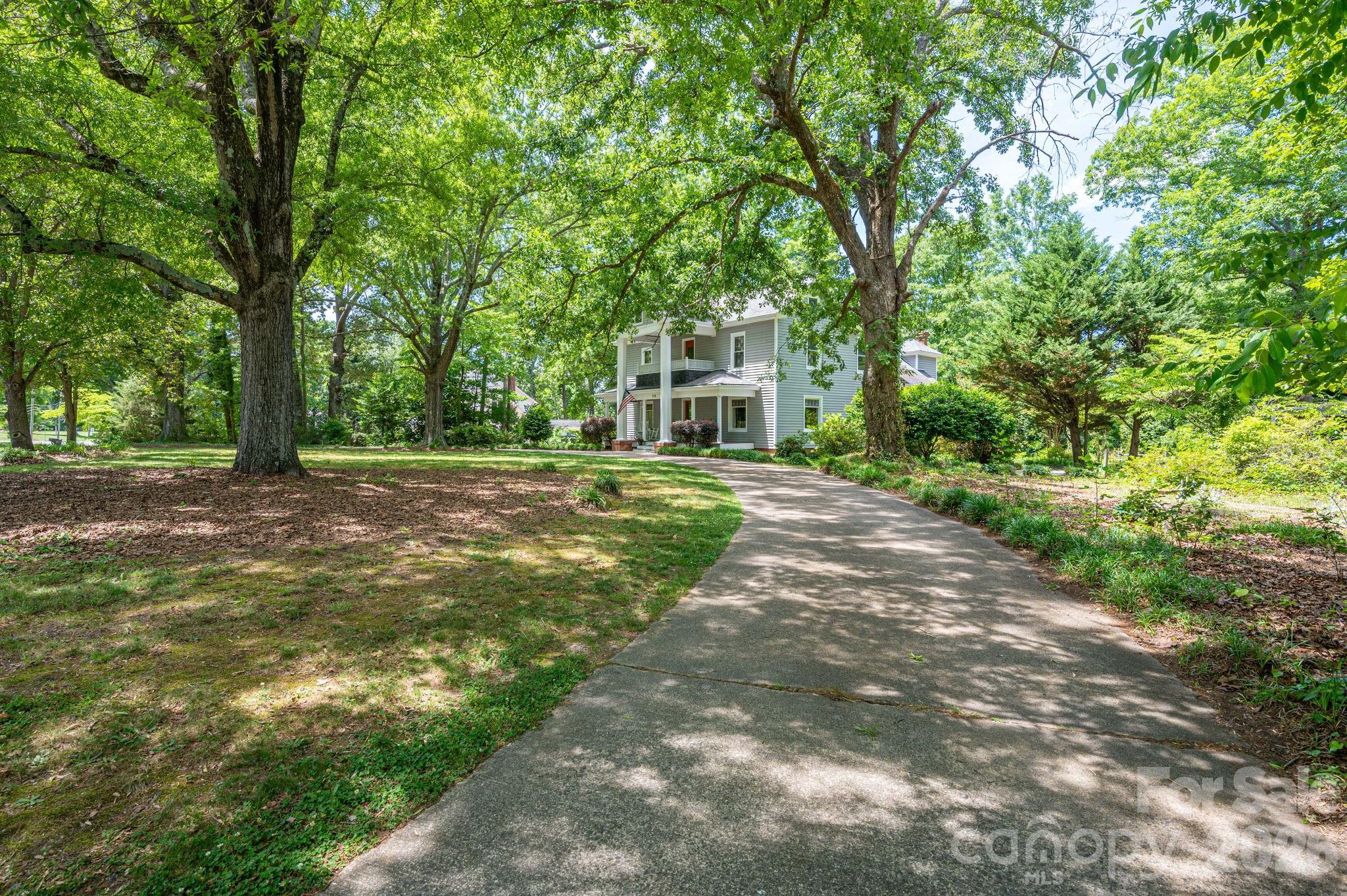 306 W Old Post Road Cherryville NC 28021