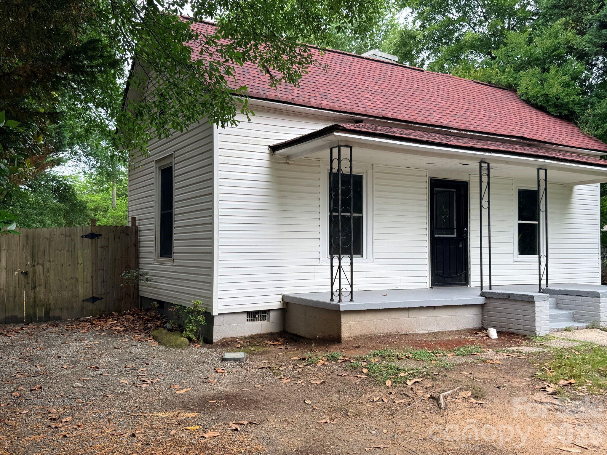 305 N Poplar Street Gastonia NC 28054
