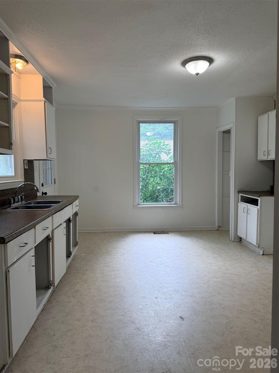 305 N Poplar Street Gastonia NC 28054
