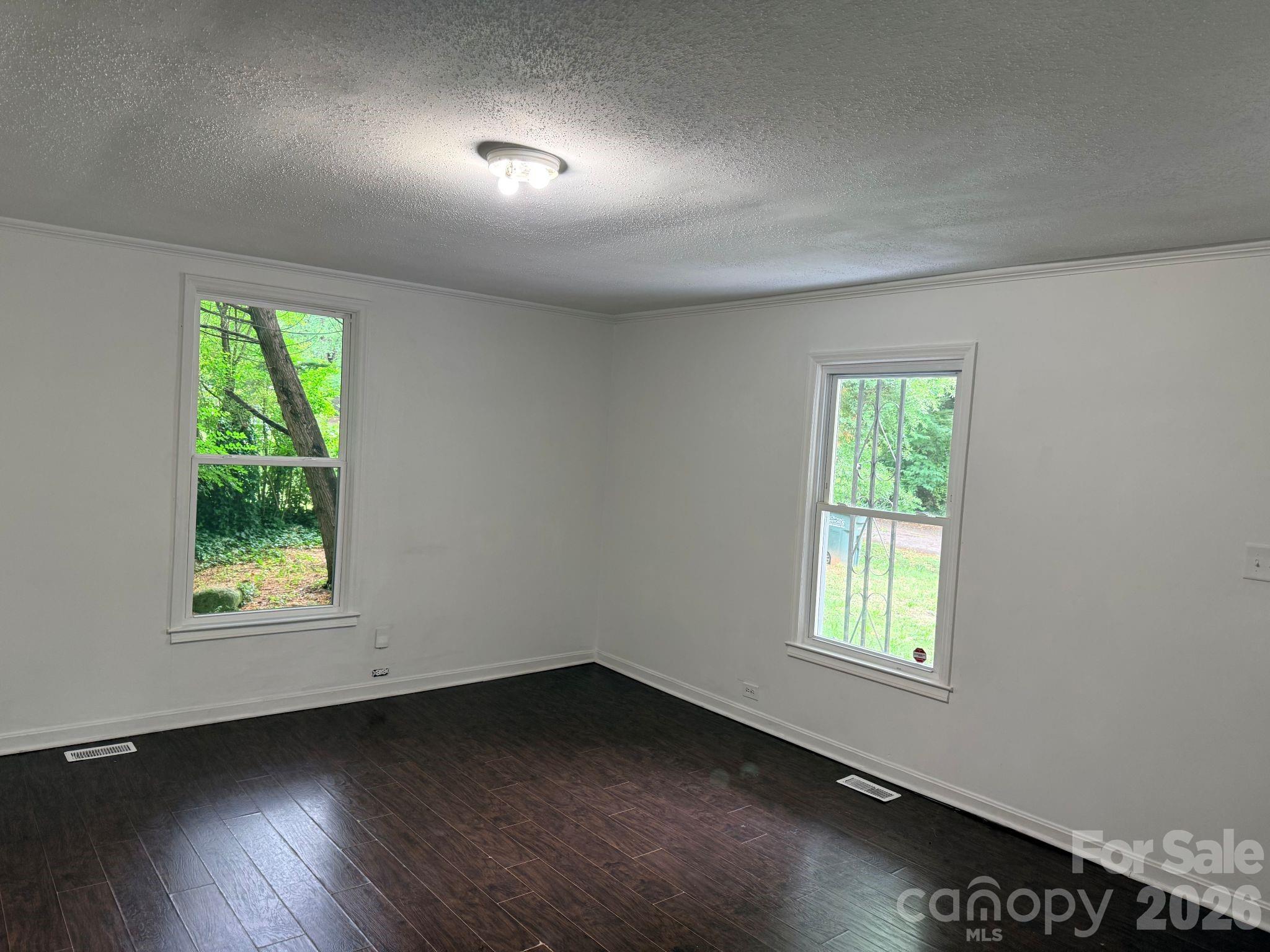 305 N Poplar Street Gastonia NC 28054