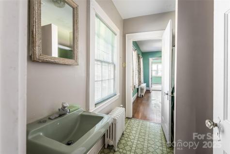 325 Vanderbilt Road Asheville NC 28803