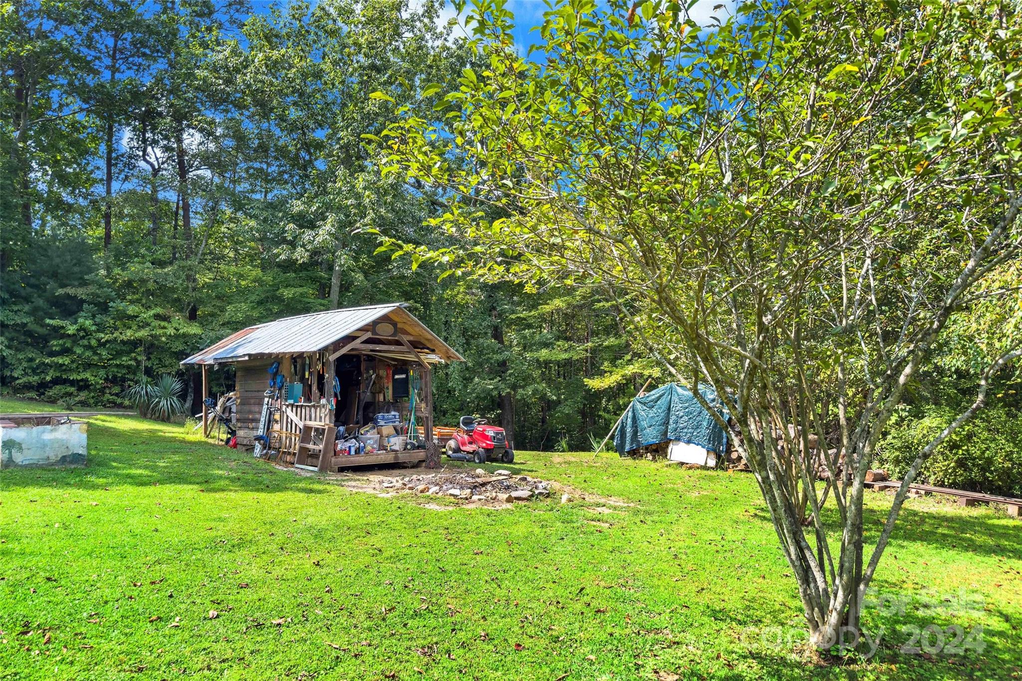 8165 Us 70 Highway E Nebo NC 28761