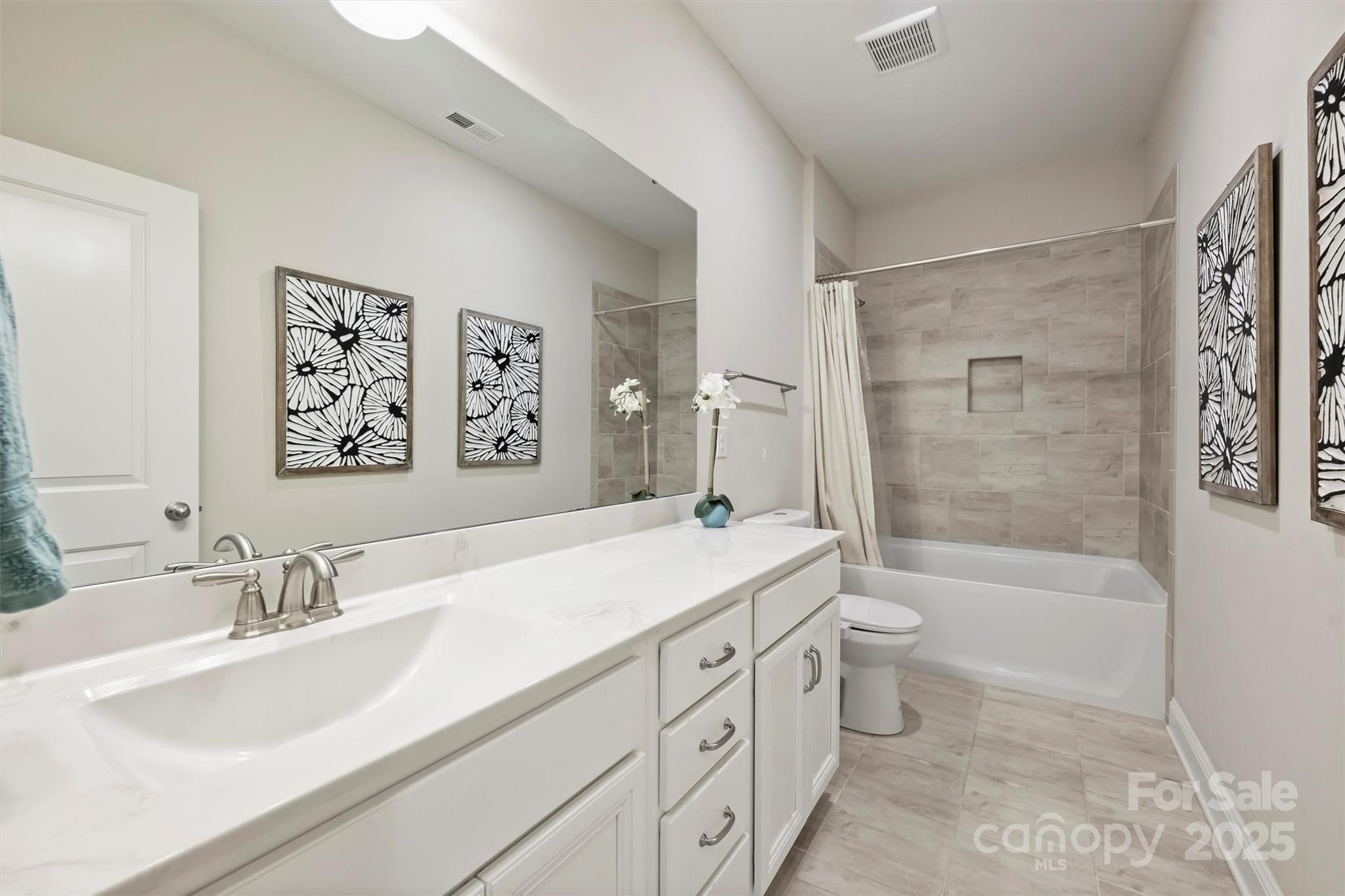 6618 Vizcaya Court Charlotte NC 28226