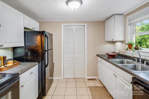 292 Beaucatcher Road Asheville NC 28805