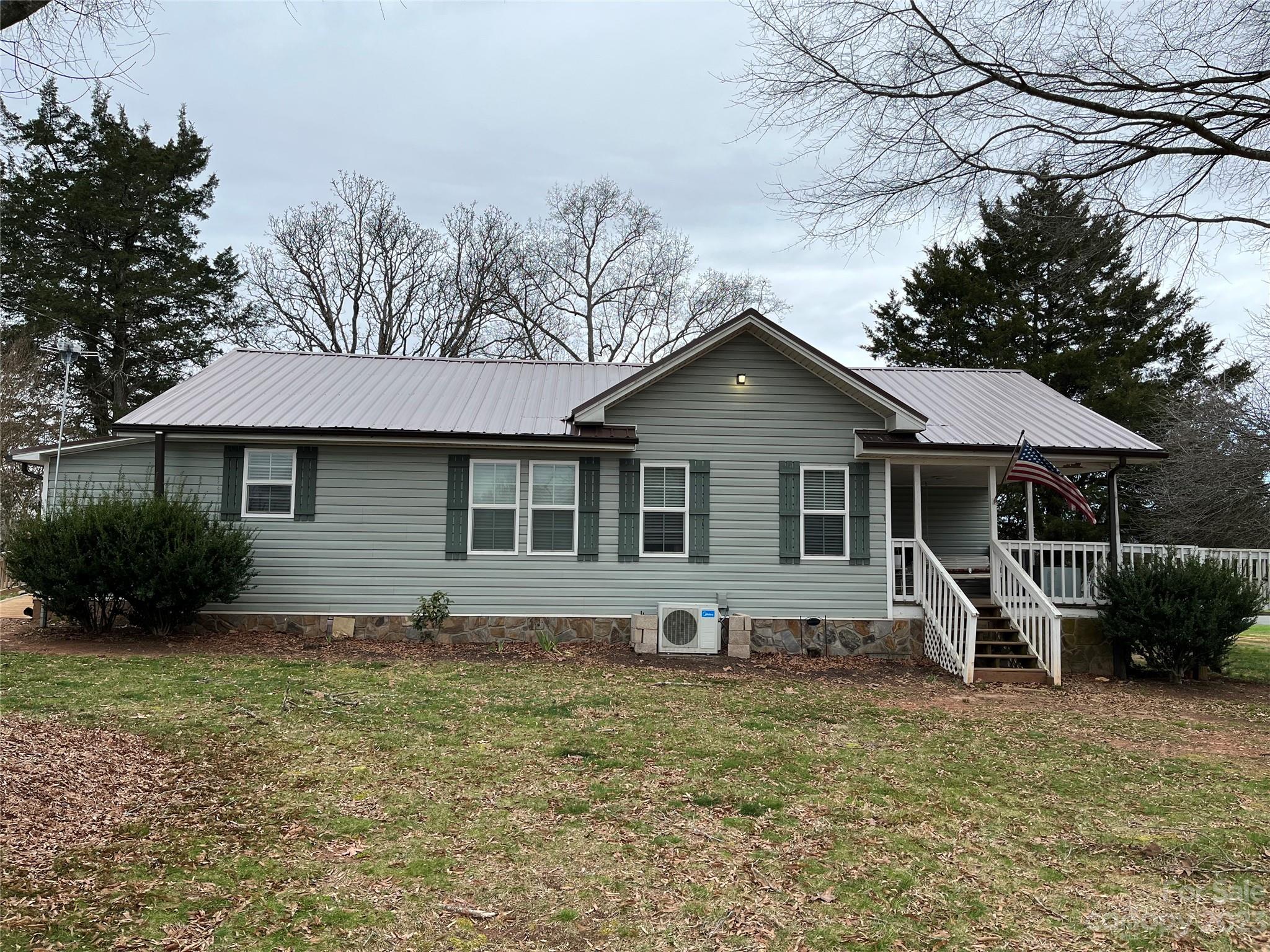 1989 Sigman Street Hickory NC 28602