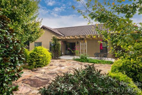 5 Pacifico Drive Asheville NC 28806