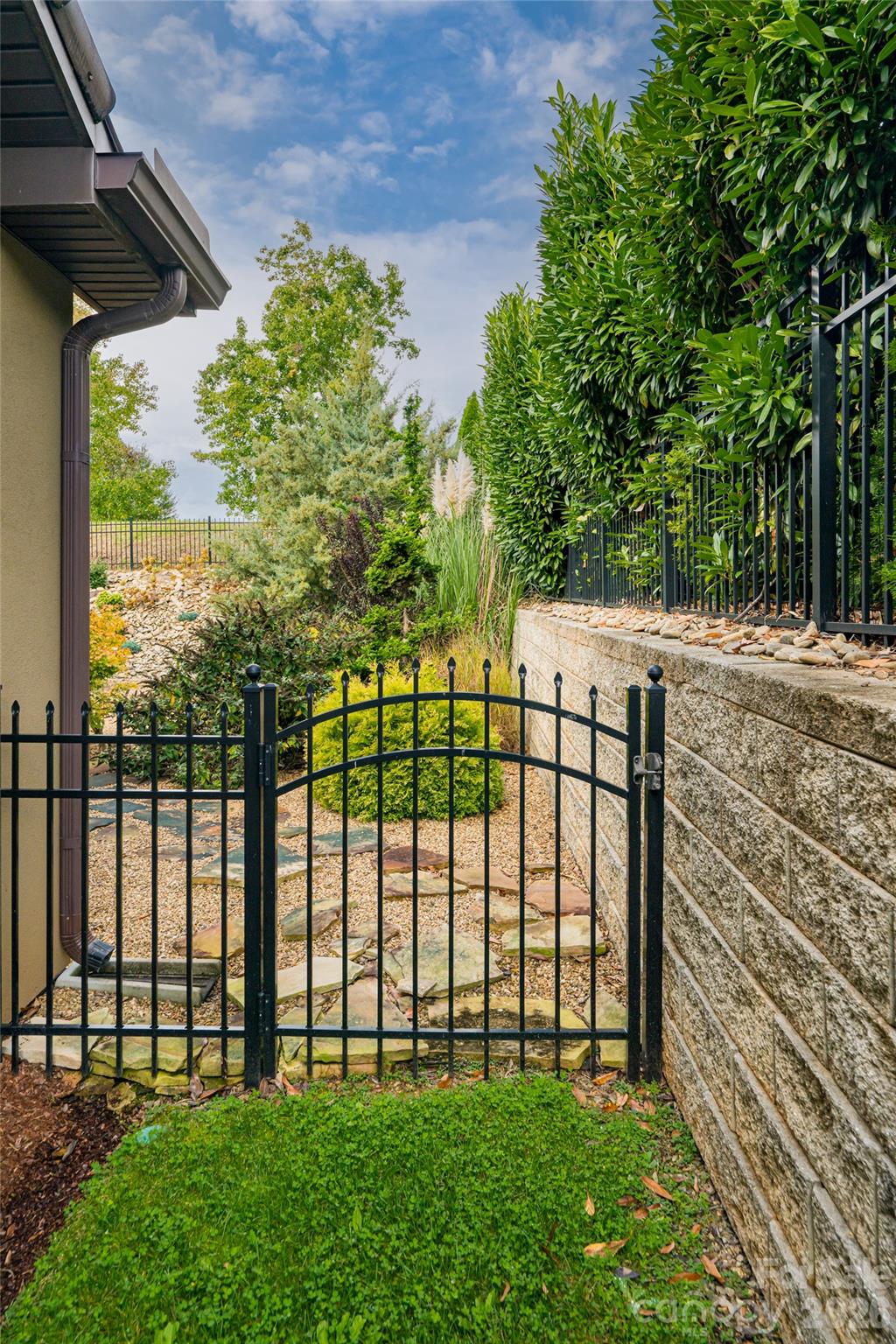 5 Pacifico Drive Asheville NC 28806