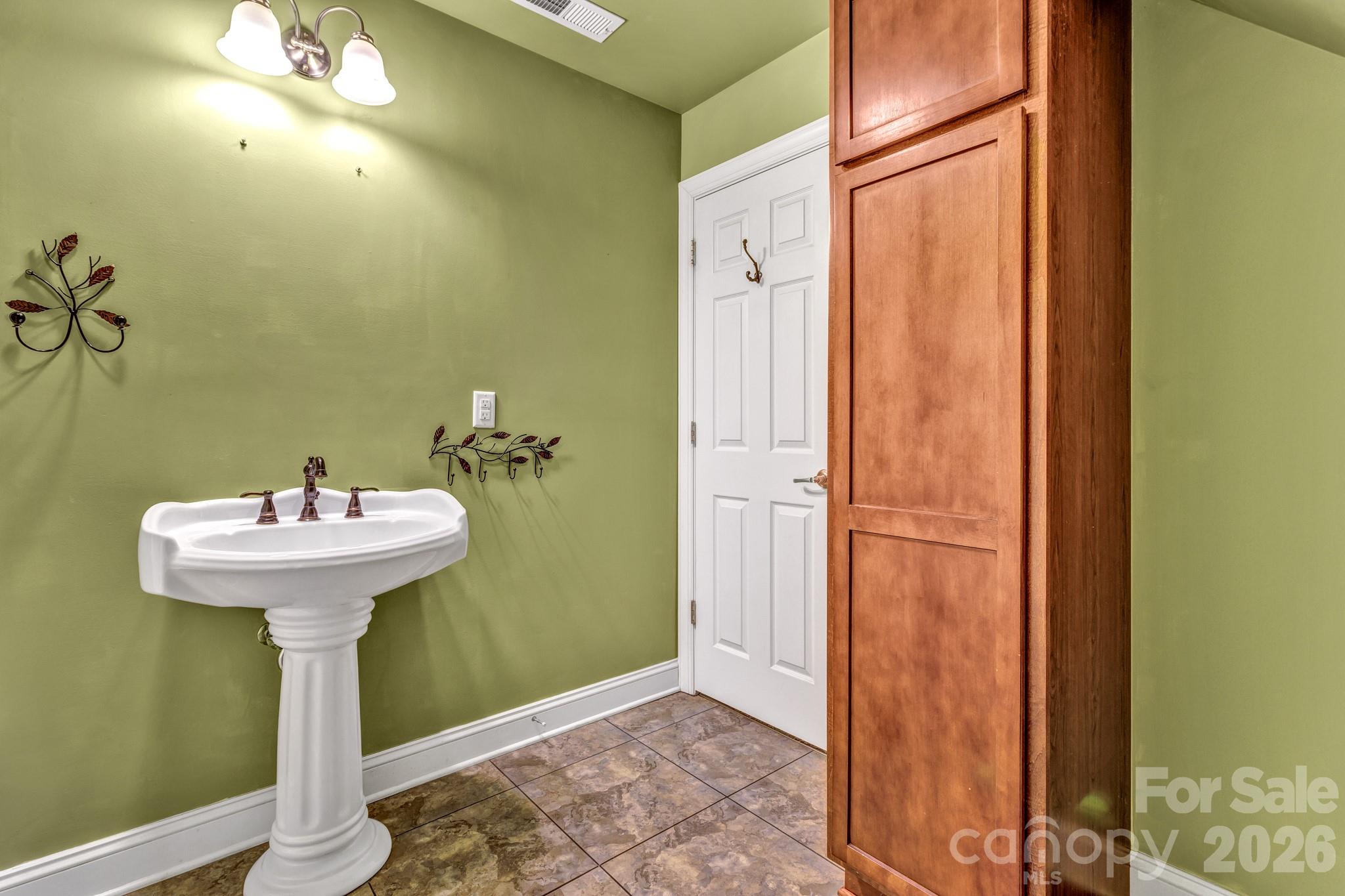 387 Goodview Drive Hendersonville NC 28792
