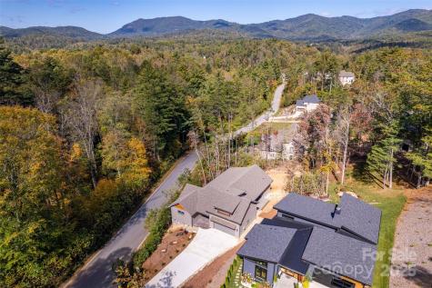 48 Crossings Circle Fairview NC 28730