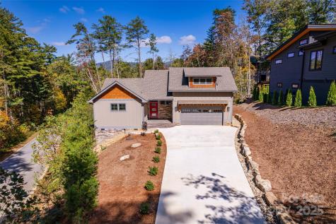 48 Crossings Circle Fairview NC 28730