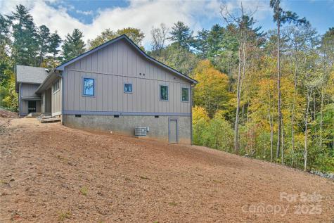 48 Crossings Circle Fairview NC 28730