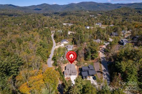 48 Crossings Circle Fairview NC 28730