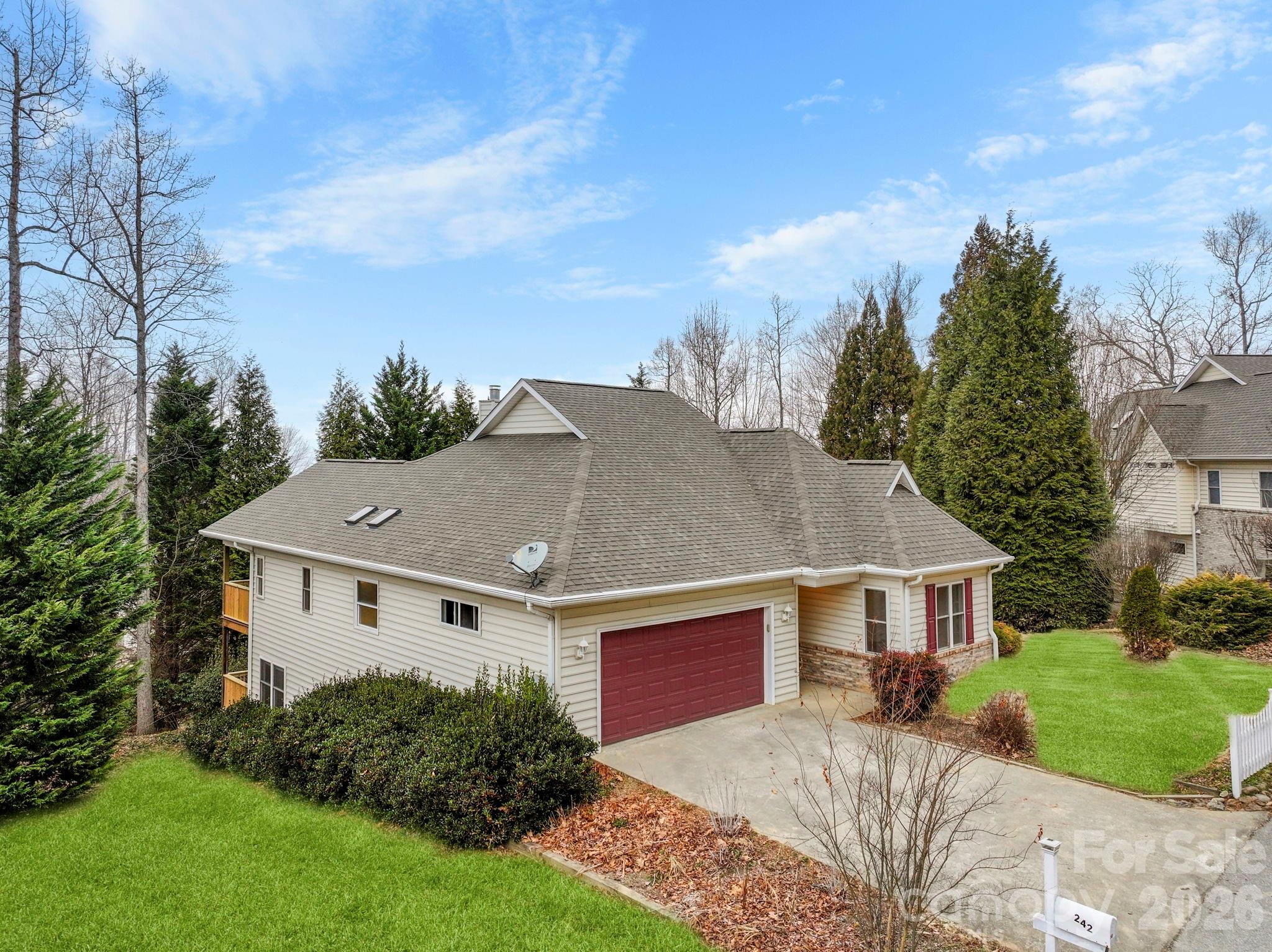 242 Carriage Summitt Way Hendersonville NC 28791