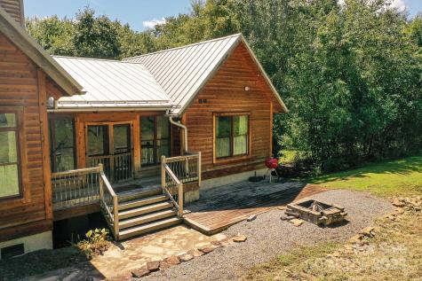 1048 S River Road Sylva NC 28779