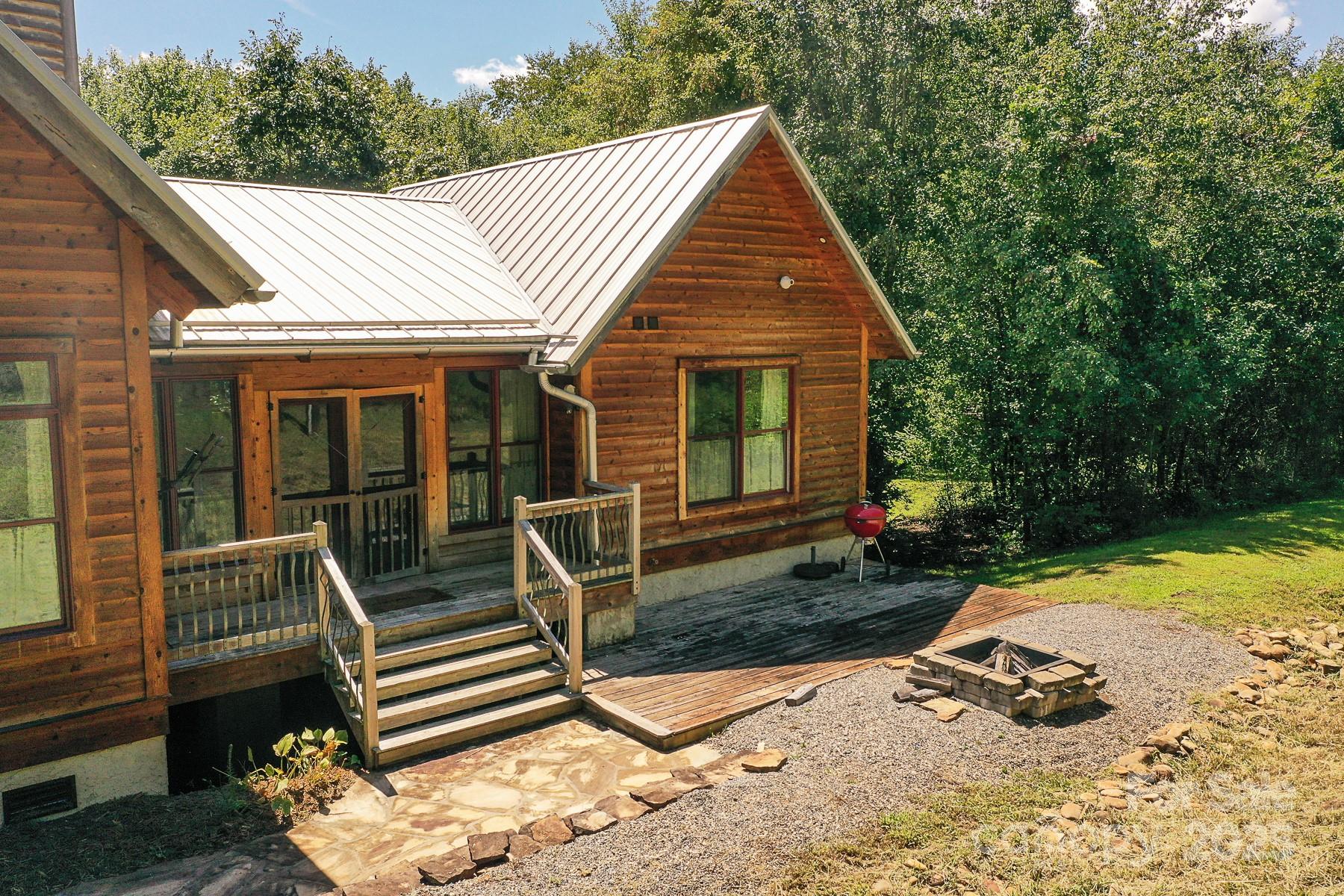 1048 S River Road Sylva NC 28779