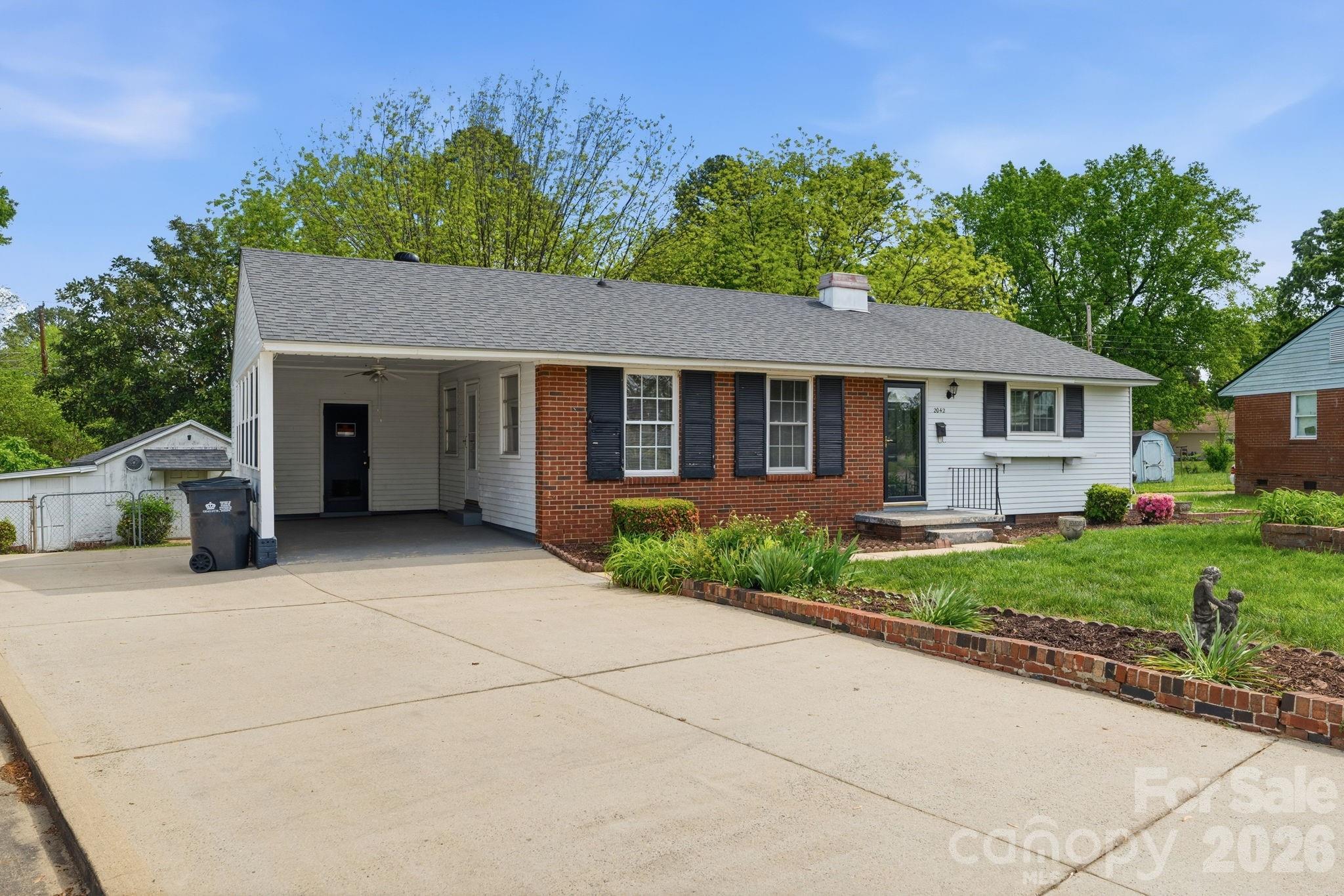 2042 Syracuse Drive Charlotte NC 28216