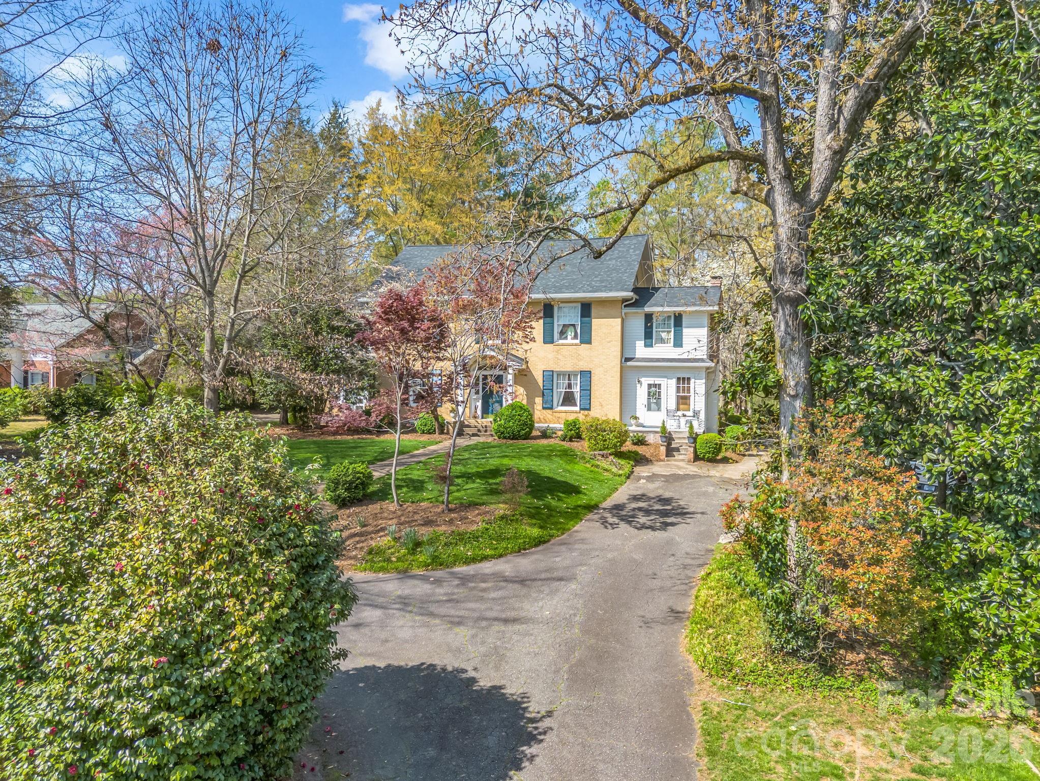 527 N Main Street Rutherfordton NC 28139