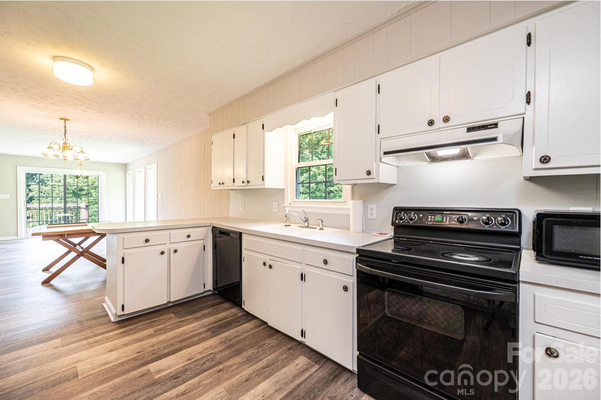 5595 Cloverfield Place Boomer NC 28606
