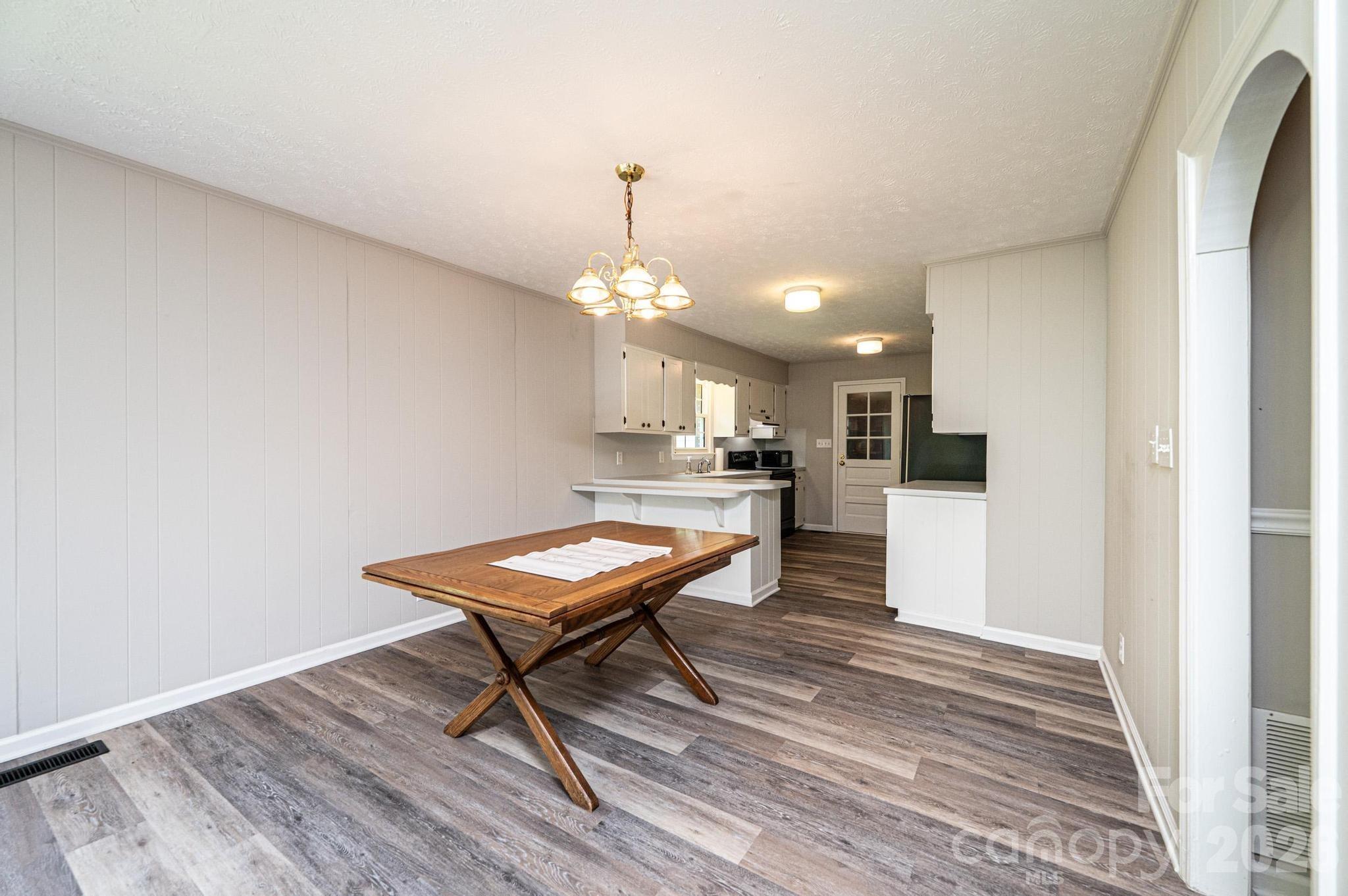 5595 Cloverfield Place Boomer NC 28606
