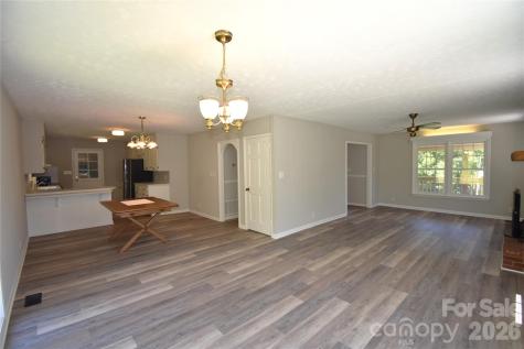 5595 Cloverfield Place Boomer NC 28606