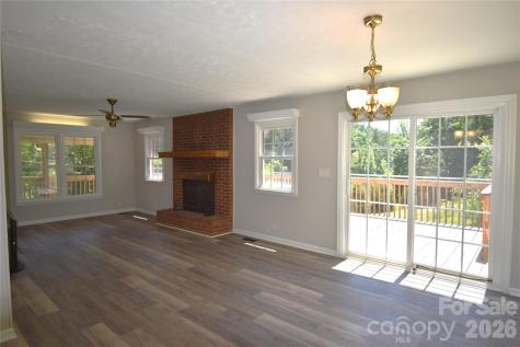 5595 Cloverfield Place Boomer NC 28606