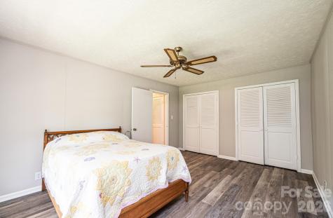 5595 Cloverfield Place Boomer NC 28606