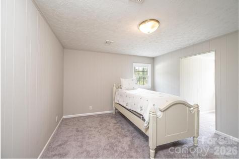 5595 Cloverfield Place Boomer NC 28606