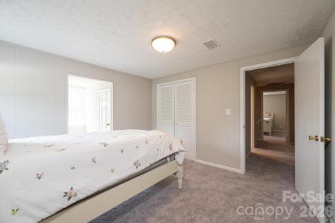 5595 Cloverfield Place Boomer NC 28606