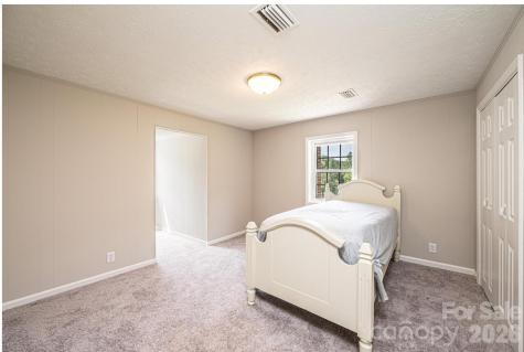 5595 Cloverfield Place Boomer NC 28606