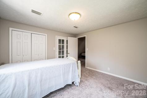 5595 Cloverfield Place Boomer NC 28606