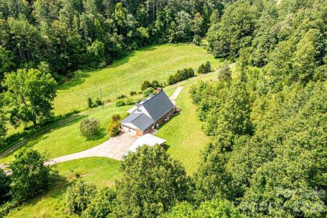 5595 Cloverfield Place Boomer NC 28606