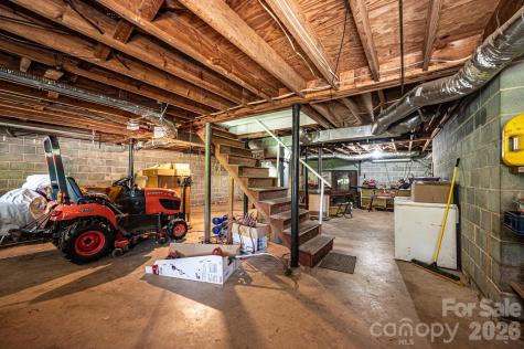 5595 Cloverfield Place Boomer NC 28606