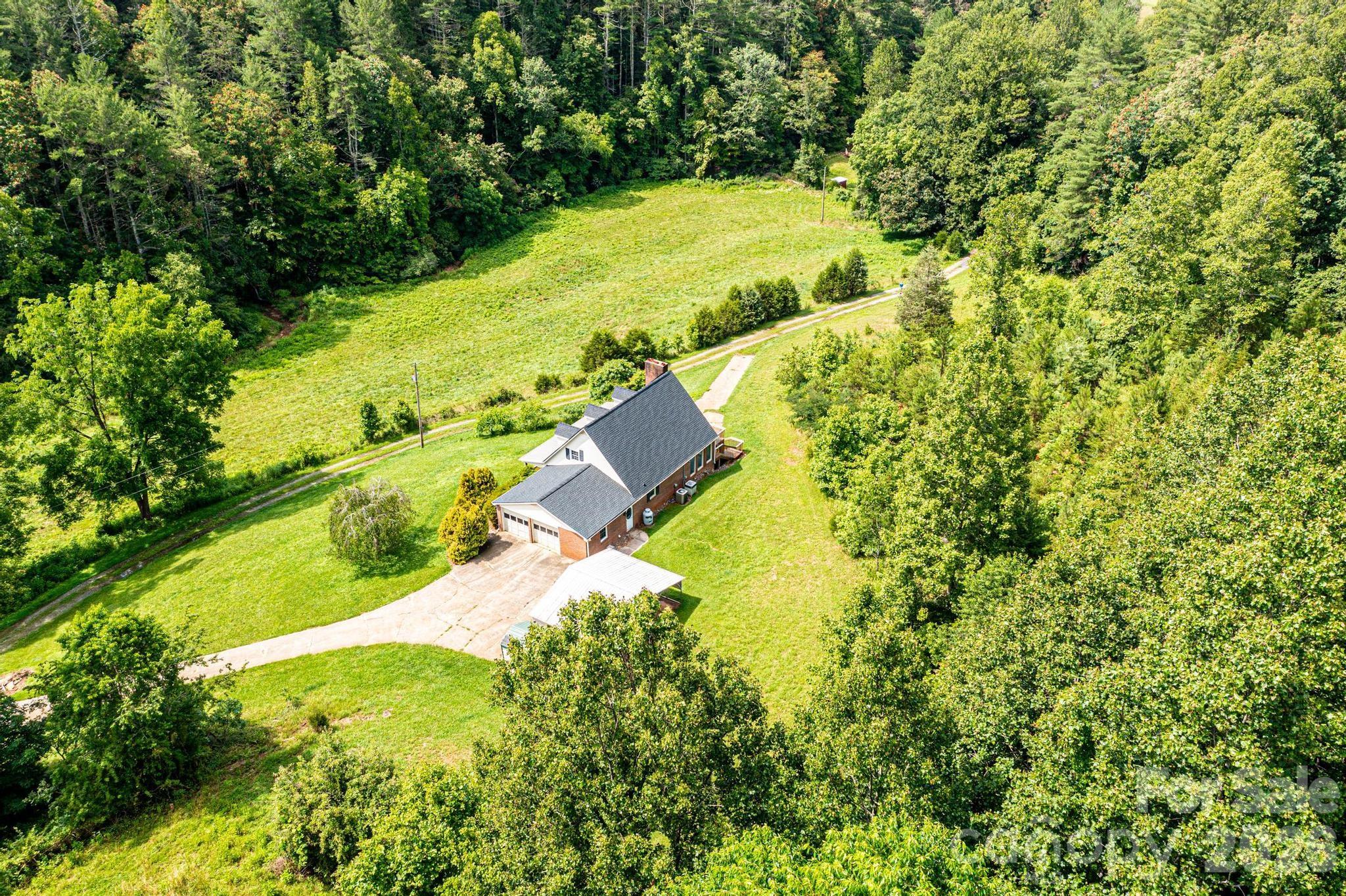 5595 Cloverfield Place Boomer NC 28606