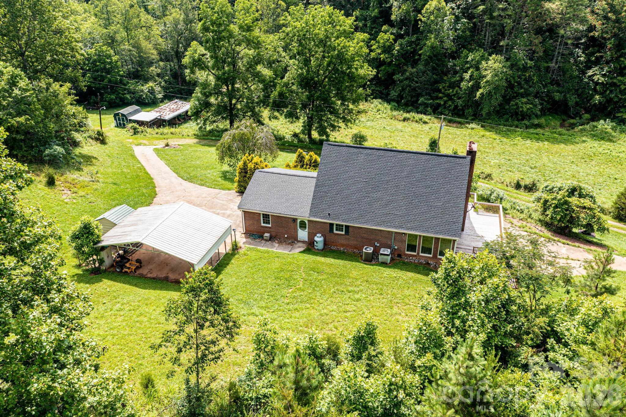 5595 Cloverfield Place Boomer NC 28606