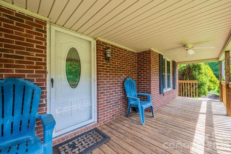 5595 Cloverfield Place Boomer NC 28606