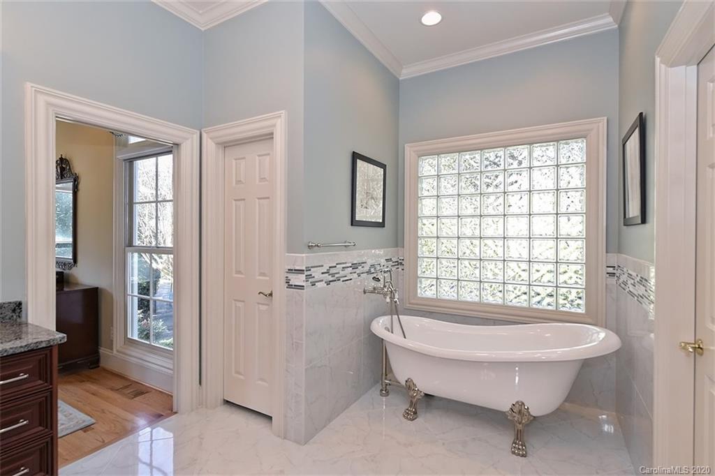 4204 Waterford Drive Charlotte NC 28226