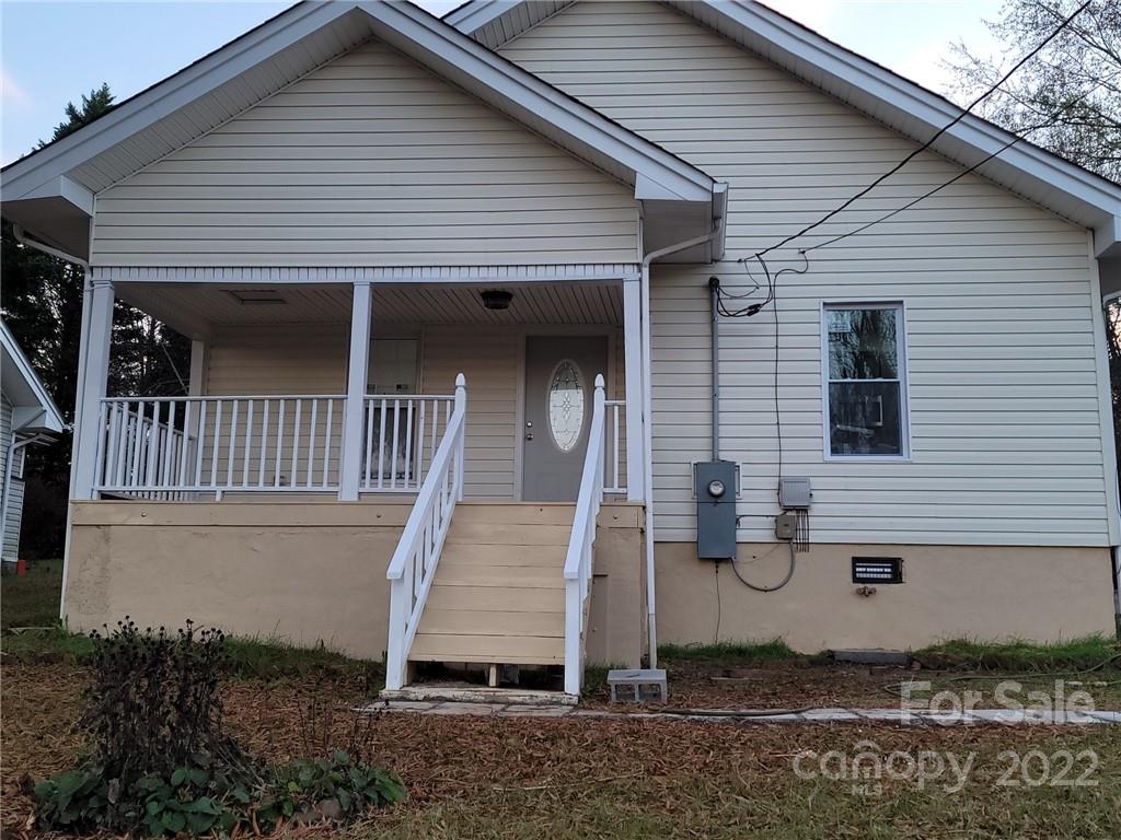 231 W B Street Newton NC 28658