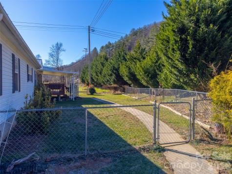 7581 Highway 441 Highway S Sylva NC 28779