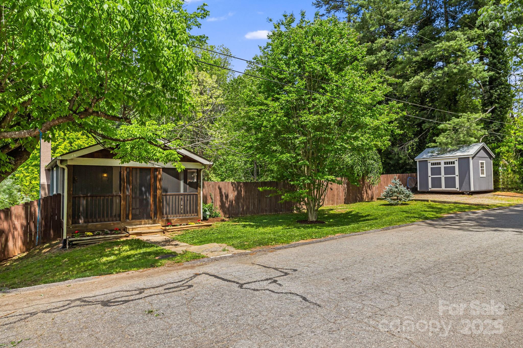 25 Winnfred Street Asheville NC 28806