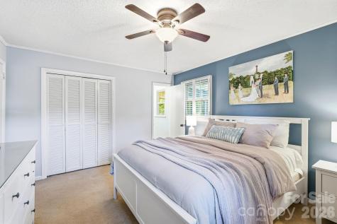 1556 Nottingham Drive Newton NC 28658