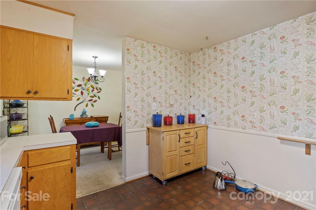 24 Deanwood Circle Asheville NC 28803
