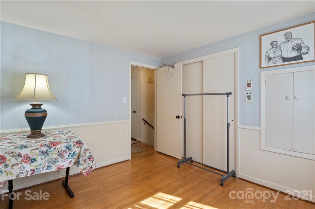 24 Deanwood Circle Asheville NC 28803