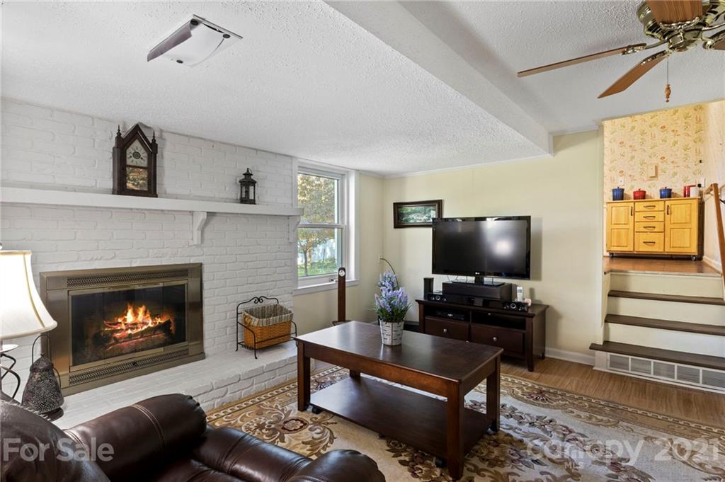 24 Deanwood Circle Asheville NC 28803