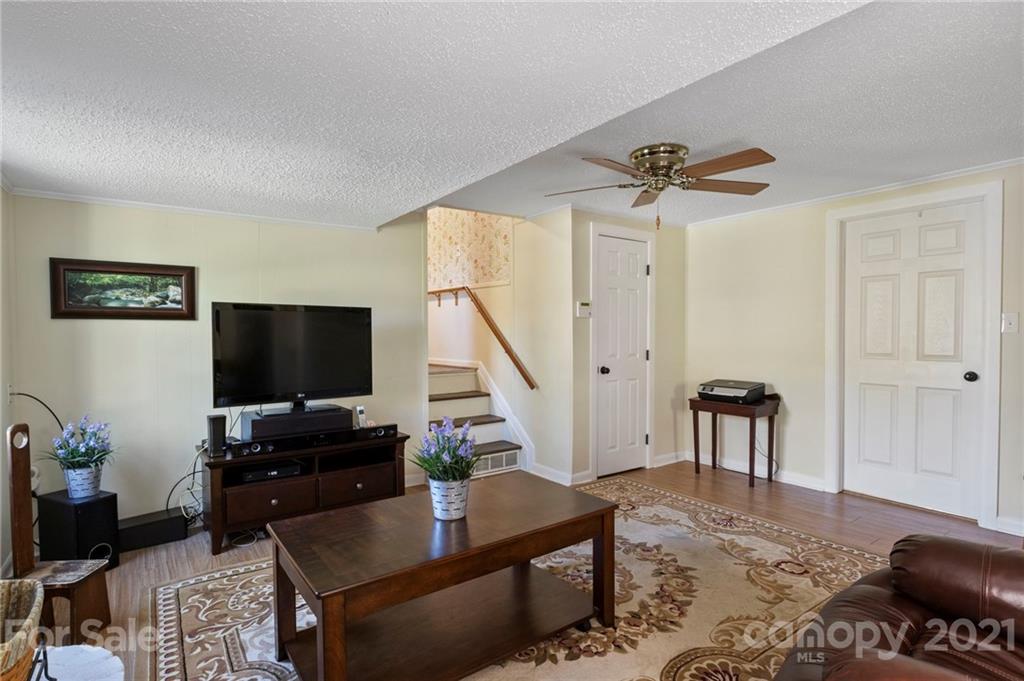 24 Deanwood Circle Asheville NC 28803