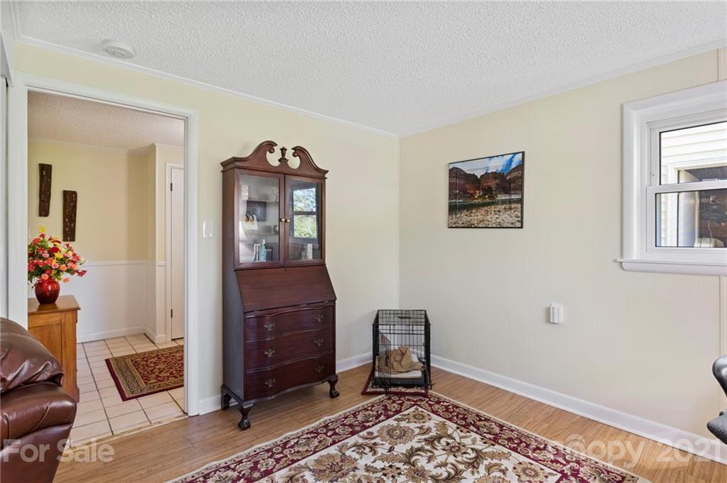 24 Deanwood Circle Asheville NC 28803